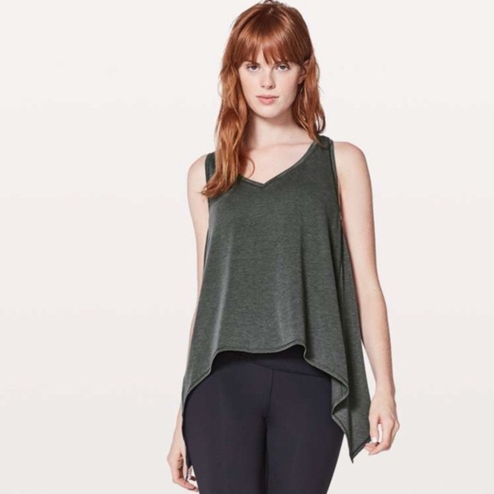Lululemon Watch Me Flip Tank - Size 6